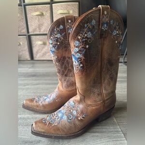 Shyanne Brown Heeled Boots with Blue Embroidery